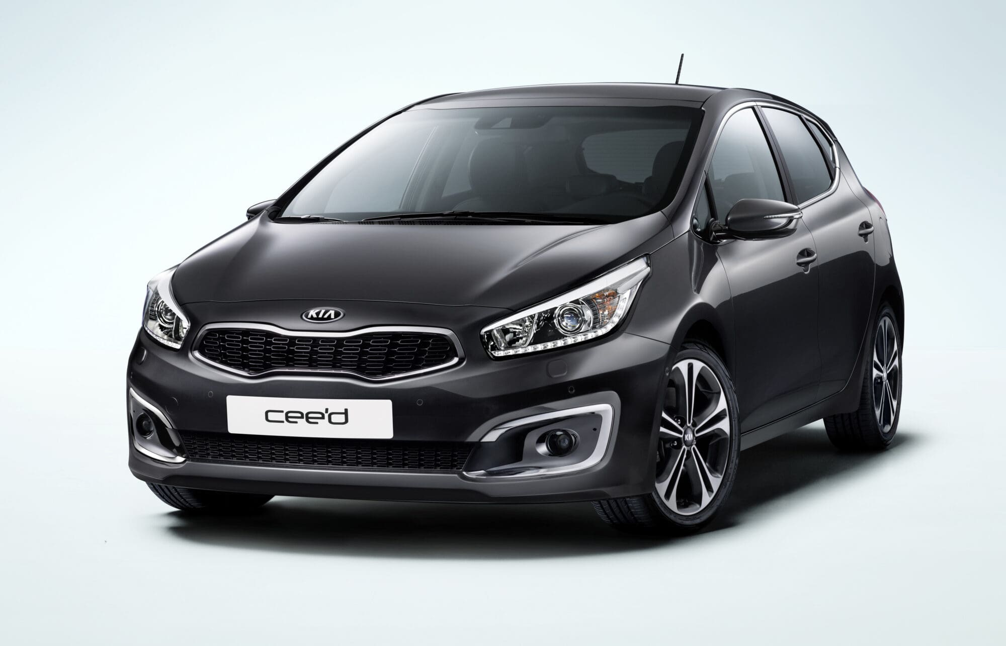 Kia cee'd boasts a fresh new look and a host of smart